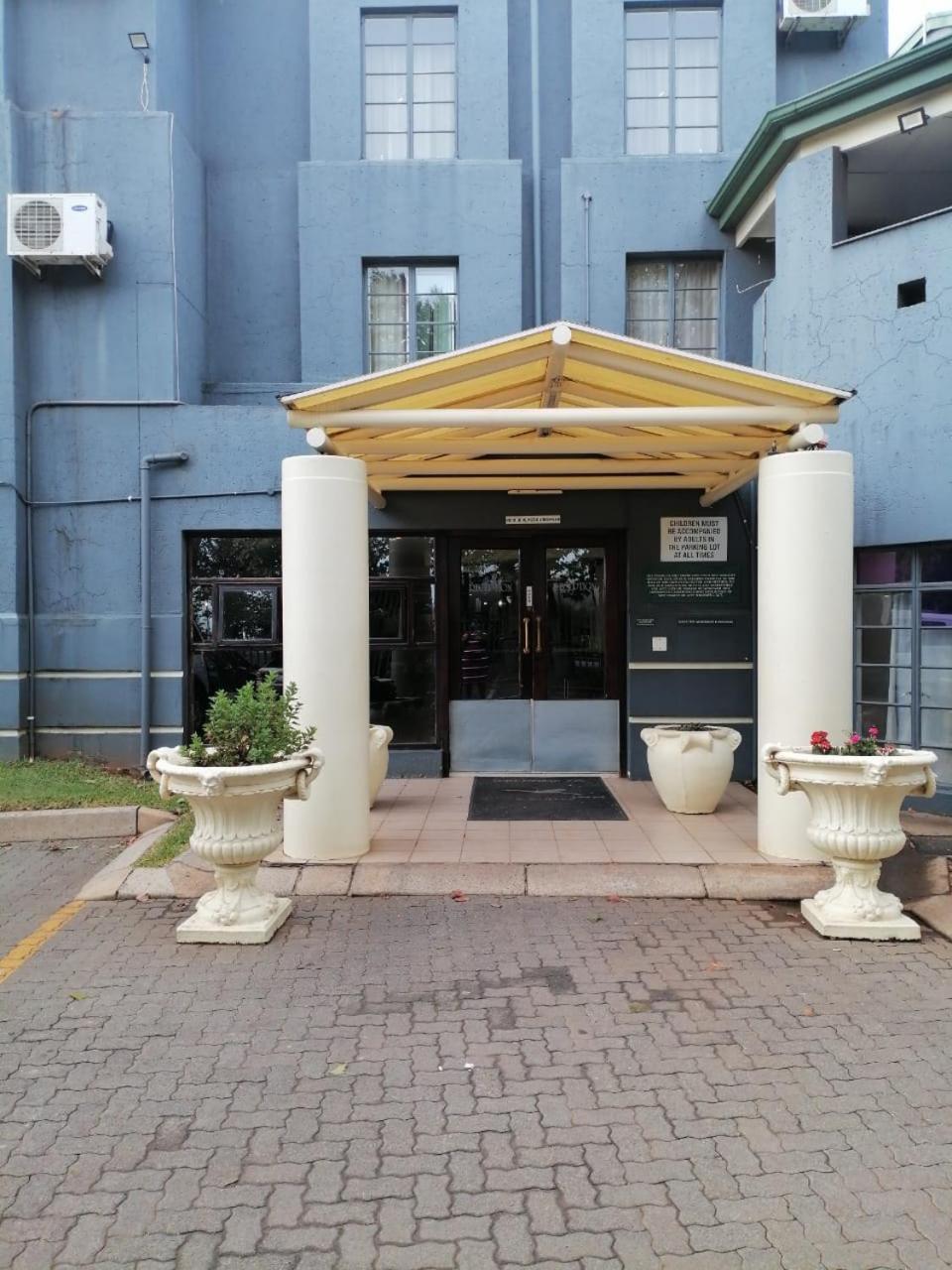 Airport Inn And Suites Edenvale Eksteriør billede