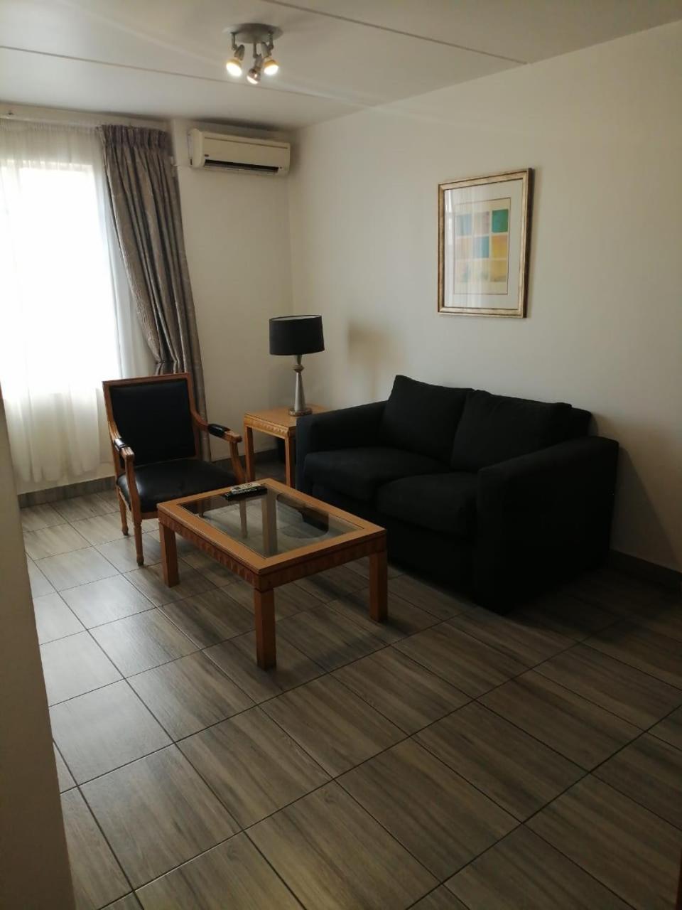 Airport Inn And Suites Edenvale Eksteriør billede