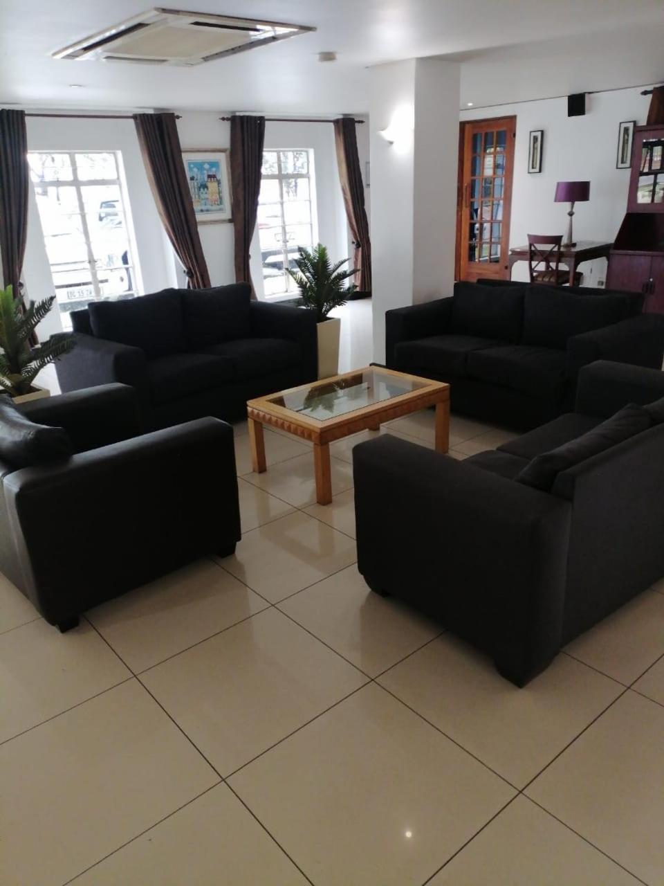 Airport Inn And Suites Edenvale Eksteriør billede